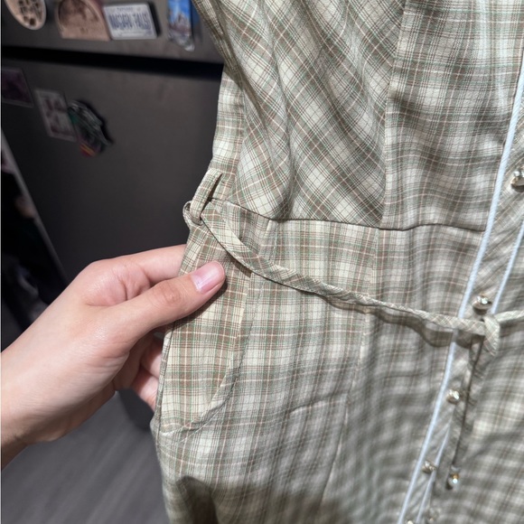 Chic Beige Checkered Midi Dress with White Collar - Picture 5 of 6